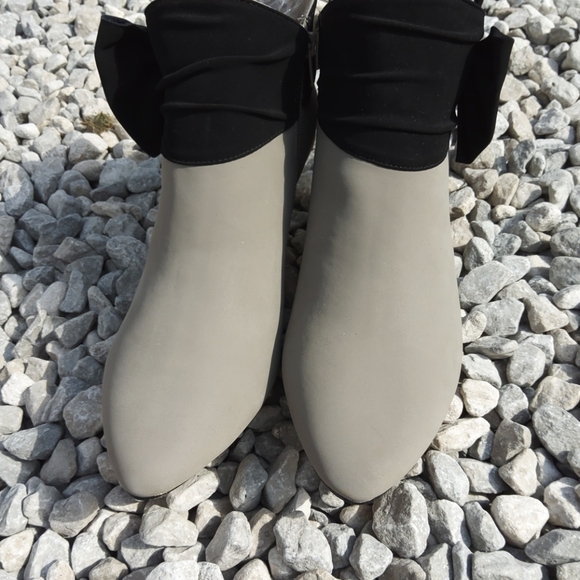 Angel steps size 9.5 heels - Picture 3 of 10